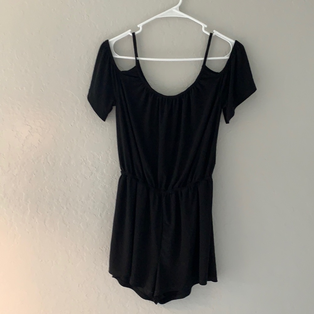 Sweet, black short jumper!  Size small